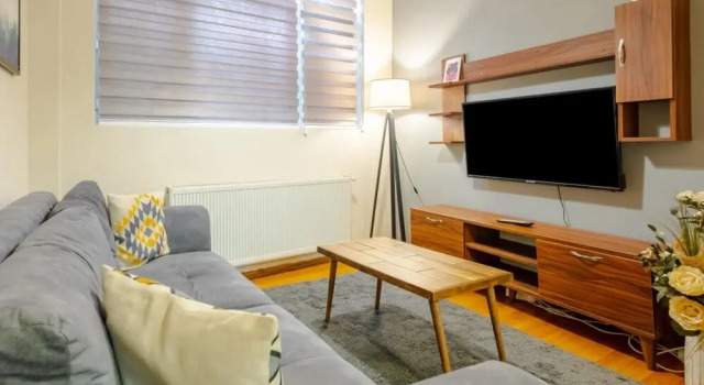 Central Flat With Balcony 700 m to Taksim Square, Забронировать Апартаменты/квартира Апартаменты Стамбула, рядом с Улица Истикляль, Апартаменты/квартира