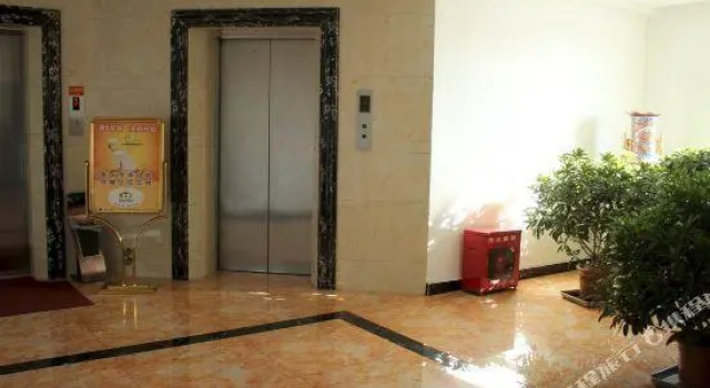 Super 8 Hotel Jinzhou Jin Hua, Book Hotel Hotels in Liaoning with Parking, Parking