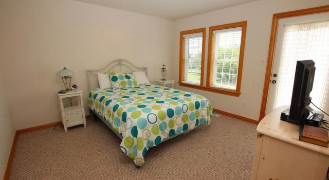 Green Grass & High Tides - 8 Br Home