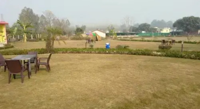 Corbett Sunrise Resort, Rezervovat Lázně / Resort Ramnagar Uttarakhand