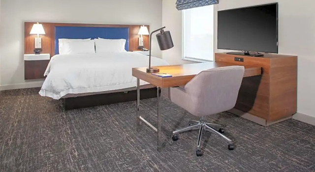 Студия Premium Hampton Inn & Suites Chicago-Burr Ridge