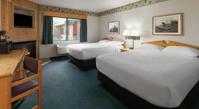 Четырёхместный номер Superior Shell Lake Lodge, a Travelodge by Wyndham