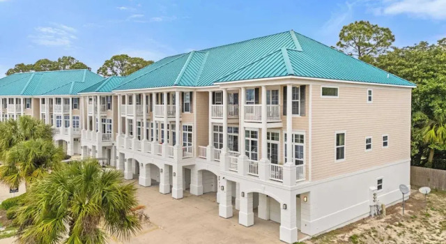 Tidal Charm by Avantstay Walk to Beach, Community Pool, Balcony, Ocean Views, Book Feriehus Panama City Beach Panhandle Florida