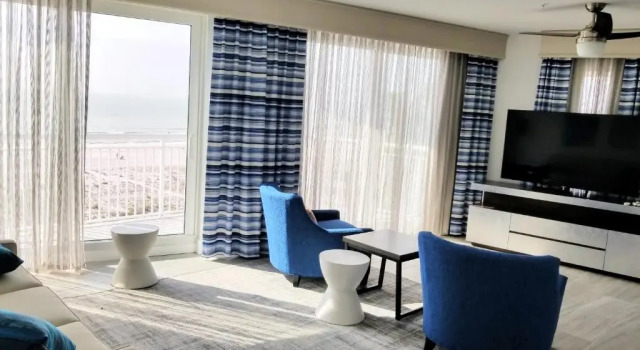Номер Standard Пентхаус с 3 комнатами с видом на залив Provident Oceana Beachfront Suites