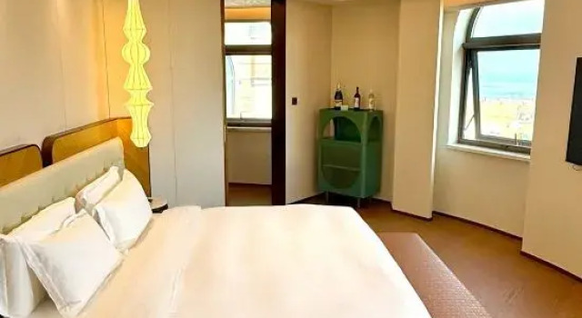 Люкс Executive Qingdao Book K Hotel (Stone Old Man Seaside Bathing Beach)