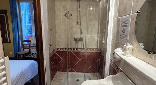 Трёхместный номер Standard с видом на внутренний двор Hôtel De Calais