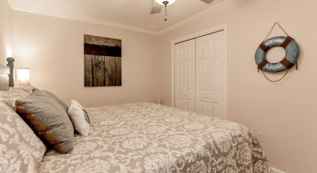 17614 Front Beach Road Condo Unit 6E - 1 Br condo by RedAwning