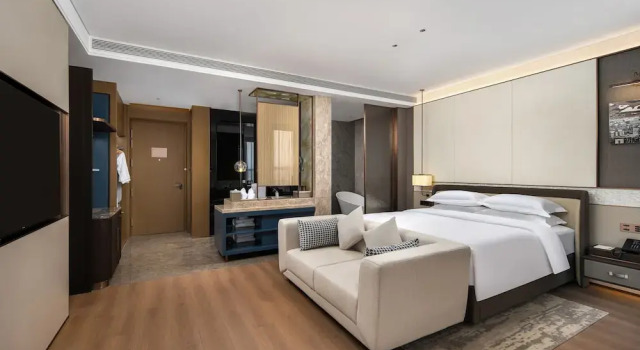 Четырёхместный номер Standard с видом на город Wyndham Garden Urumqi Innovation Square