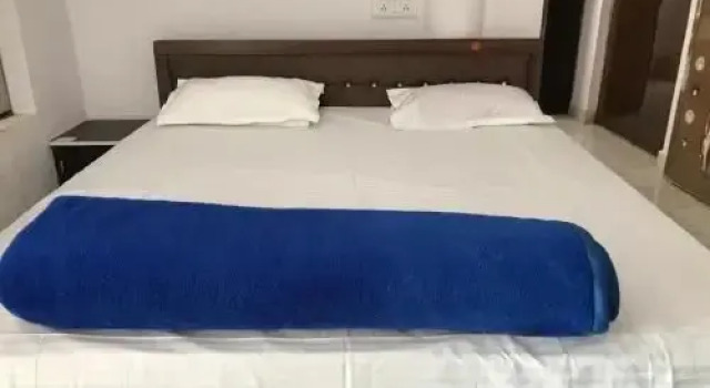 Crom Medical Tourism Hostel, Prenota Ostello Arambol 
