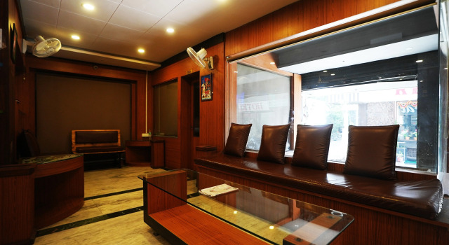 Hotel Madurai near Central Bus Stand, Udaipur, Rezerwuj Hotel Hotele w Rajasthan z parkingiem, Parking