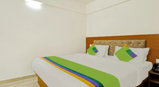 Номер Deluxe Treebo Celebrity Hotels And Suites