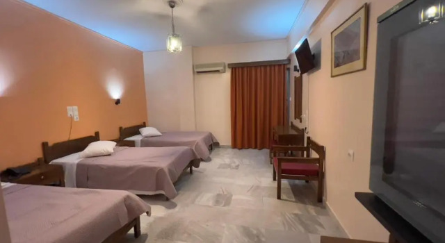 Трёхместный номер Standard Hotel Cosmos