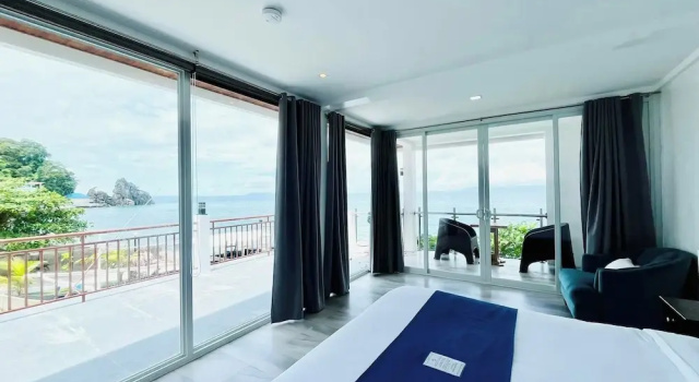 Полулюкс Porto Novo Anilao