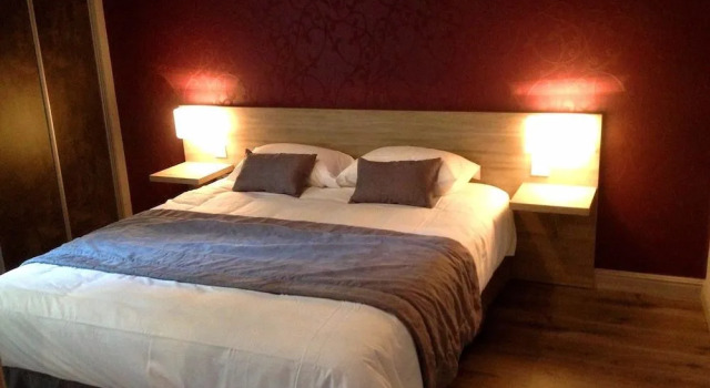 Hôtel les Aromes, Rezerwuj Hotel Negrondes White Perigord