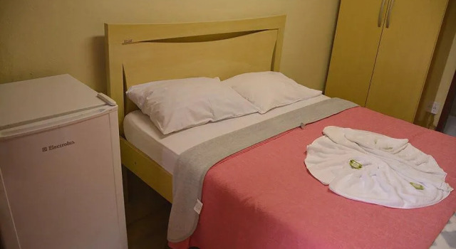 Aliens Palace Hotel, Забронировать Отель Отели в центре Сан-Томе-дас-Летрас с завтраком, отели в центре Сан-Томе-дас-Летрас с завтраком