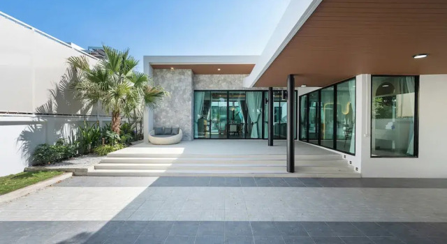 Вилла Deluxe Mövenpick Pool Villa 6BR