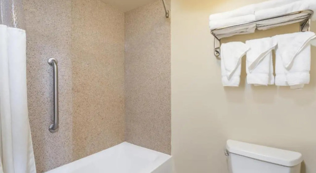 Номер Standard Days Inn by Wyndham Hershey