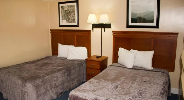 Двухместный номер Deluxe Budget Inn