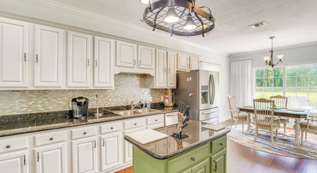 Коттедж с 4 комнатами Spacious Long Beach Vacation Home w/ Patio & Grill