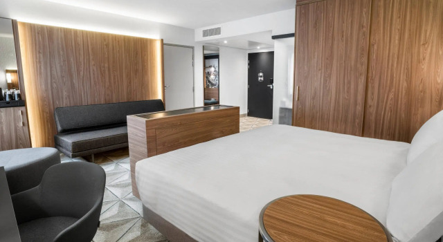 Двухместный полулюкс c 1 комнатой Courtyard by Marriott Paris Porte de Versailles