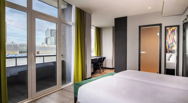 Номер Superior с балконом Thon Hotel Rotterdam City Centre