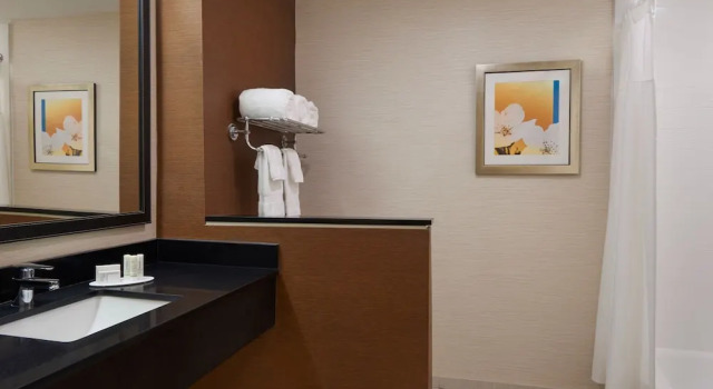 Четырёхместный номер Standard Fairfield Inn & Suites by Marriott Barrie