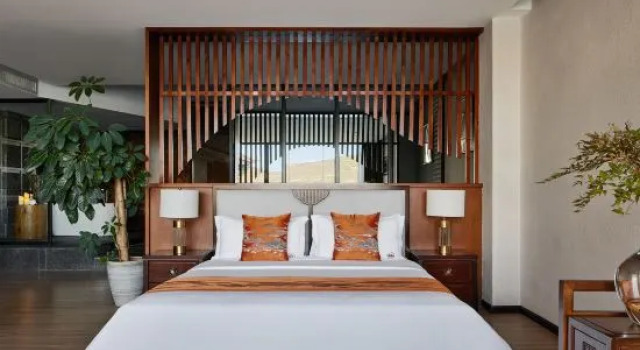 Двухместный люкс Deluxe с балконом и с видом на море Muhaitingfeng·Banshan Seaview Hotel (Dali Jinsuo Island Branch)