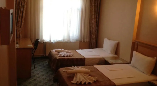 Yalta Hotel, Забронировать Отель Фатих Стамбул, рядом с Библиотека Стамбульского университета