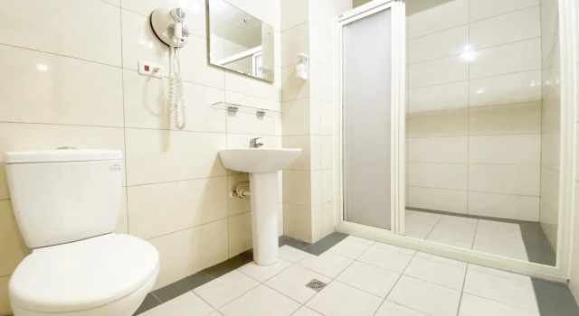 Четырёхместный номер Standard JS Hotel-Gallery Hotel