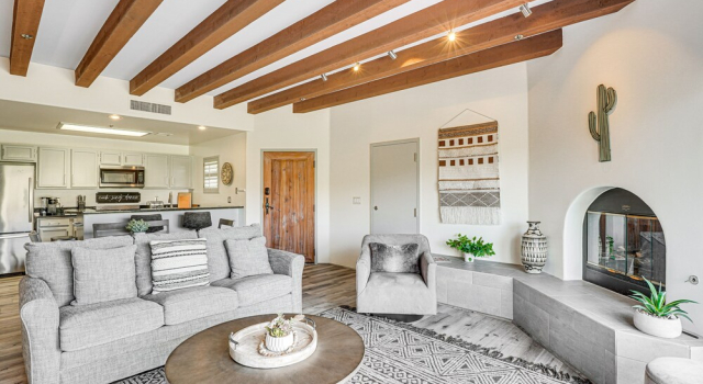 Epic Tucson Rental w/ Golf Course & Mtn Views!, Varaa Huoneisto Tucson Arizona