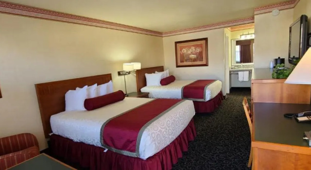 Dow Villa Motel, Rezerwuj Motel Hotele w Eastern Sierra z basenem, Basen