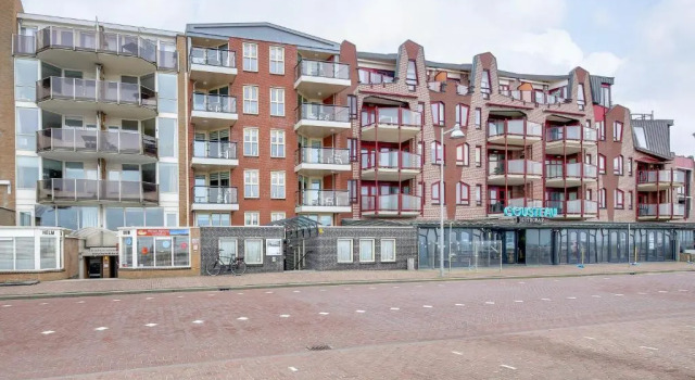 DE TRINTEL op 1e verdieping met ruim terras en zeezicht