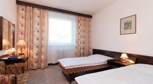 Hotel Merkur - Jablonec nad Nisou, Забронировать Отель Яблонец-над-Нисоу Jizera Mountains