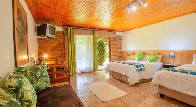 Двухместный номер Superior Airport Bird & Game Lodge