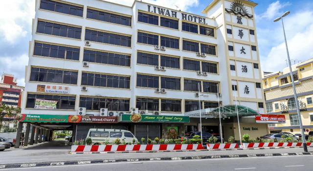 OYO 11342 Liwah Hotel