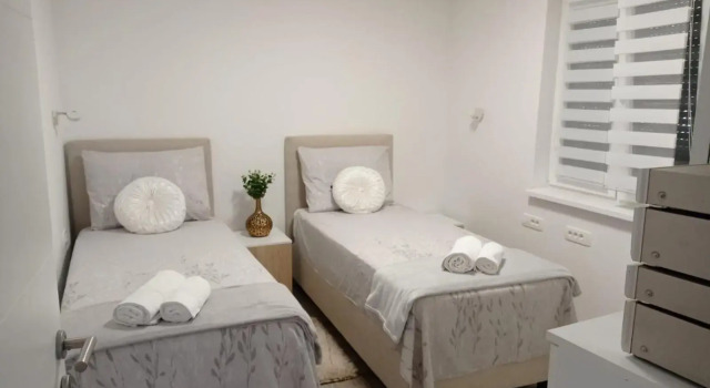 Villa S, Забронировать Вилла Коттеджи Вир, Коттедж