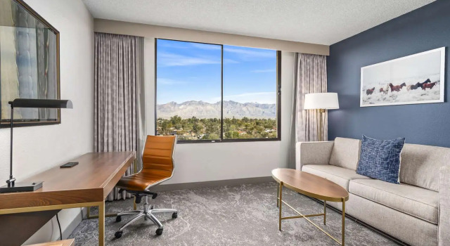 Кровать в общем номере DoubleTree by Hilton Tucson-Reid Park