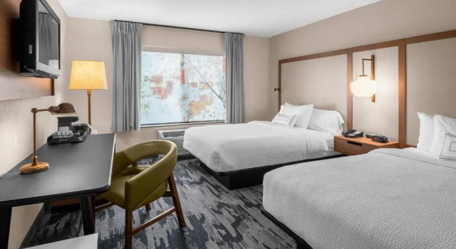 Четырёхместный номер Standard Fairfield by Marriott Inn & Suites Columbus Hilliard