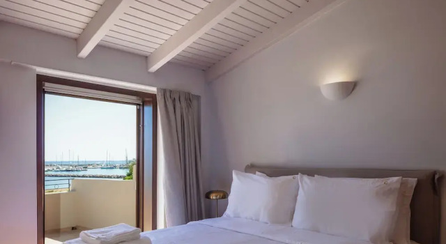 seafront cozy suite for 2 in Rethymno