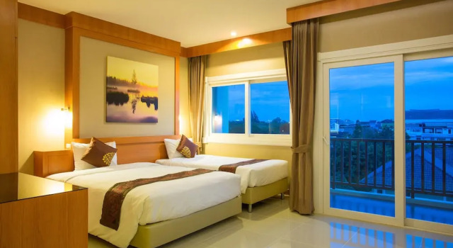 Двухместный номер Deluxe с балконом Romantic Khon Kaen Hotel