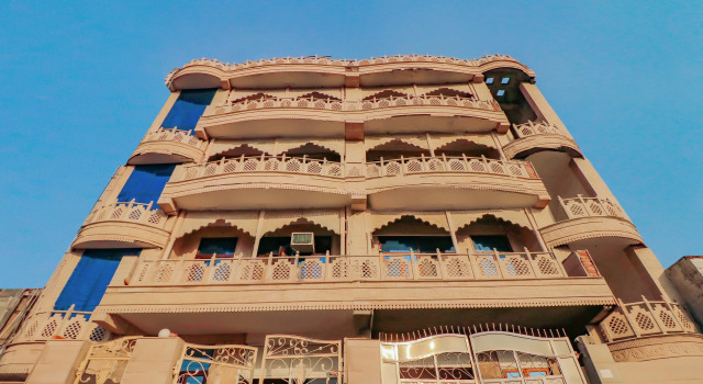 Hotel O Primrose Hotel's Near Noida Sector 76 Metro Station