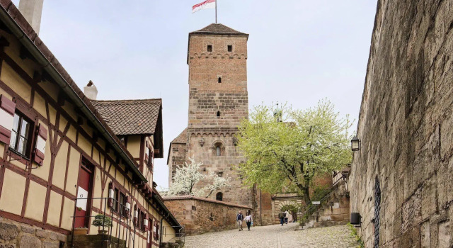 INVITE Hotel an der Kaiserburg, Забронировать Отель Отели Нюрнберга с парковкой, рядом с Городской музей Фембохаус, Парковка