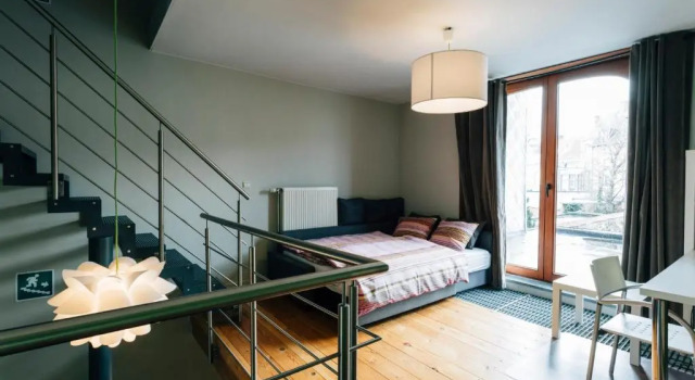 Spacious Design Home with Garden near Centre, Забронировать Отель Отели в центре Синт-Михилс, в центре