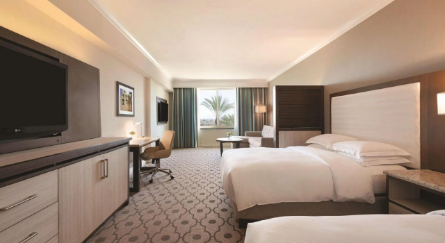 Четырёхместный полулюкс Hilton Los Angeles/San Gabriel