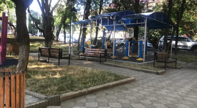 Apartment on Iunkerta Street
