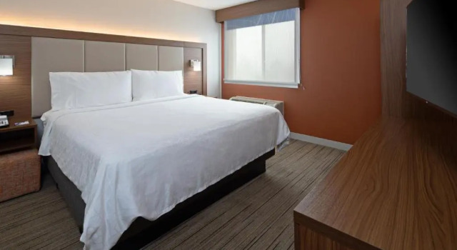 Номер Standard Holiday Inn Express Hotel & Suites SeaTac by IHG