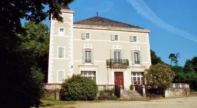 Hôtel du Château de Cabrières, Забронировать Отель Сен-Жан-дю-Гар Cévennes, рядом с Информационно-туристический центр Сен-Жан-дю-Гар