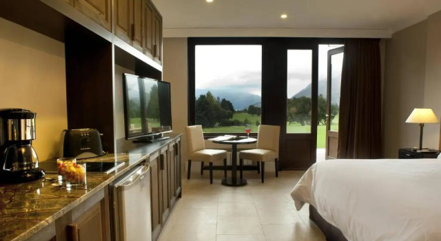 Двухместный номер Grand с видом на горы Arelauquen Lodge, a Tribute Portfolio Hotel