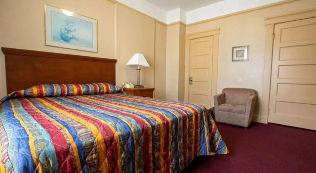 Stillwell Hotel, Забронировать Отель Отели Лос-Анджелеса с парковкой, рядом с Першинг Сквер, Парковка