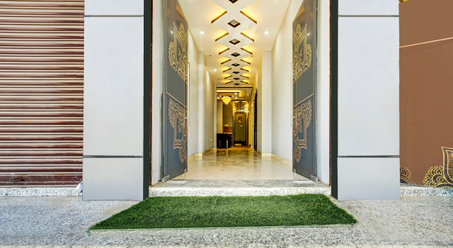 Super Townhouse Anisabad Near Mahavir Sansthan